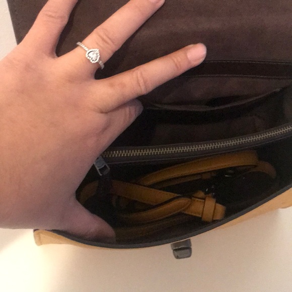 Coach - Picture 4 of 5